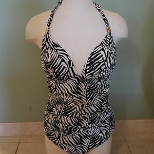 NEW BLACK & WHITE VICTORIA SECRET BATHING SUIT!